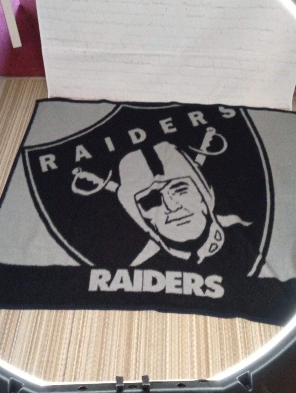 NFL Vintage Raiders Blanket - Picture 4 of 5